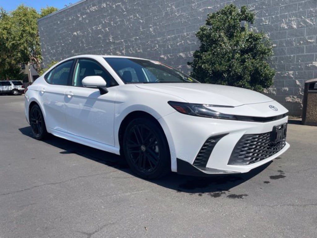 Used 2025 Toyota Camry SE Sedan