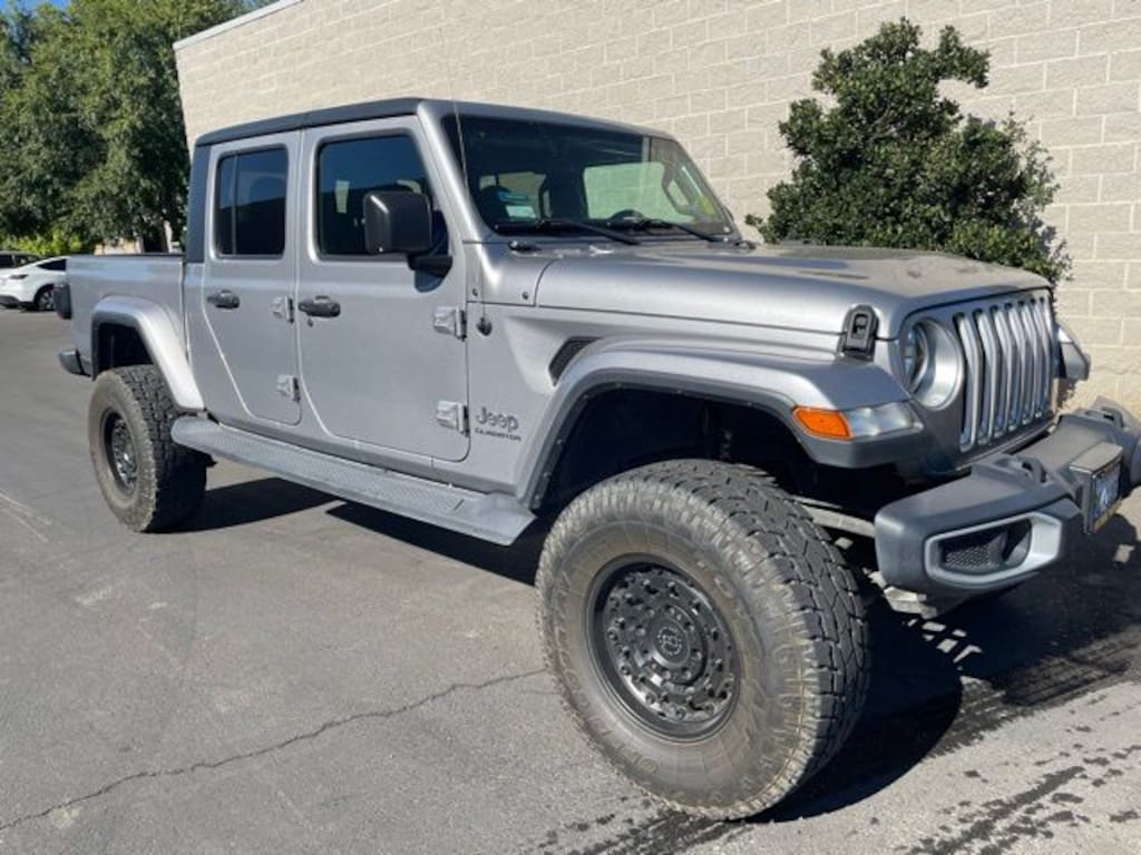 Used 2020 Jeep Gladiator Overland Truck