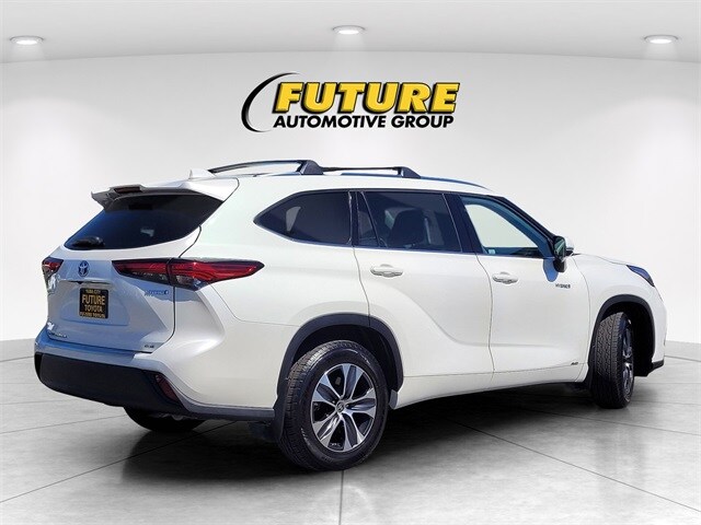 2021 Toyota Highlander Hybrid XLE photo 3
