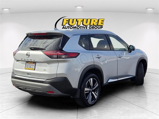 2021 Nissan Rogue SL photo 2