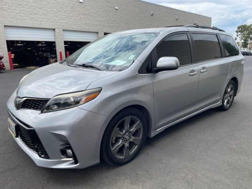 Certified 2018 Toyota Sienna SE Premium Minivan/Van
