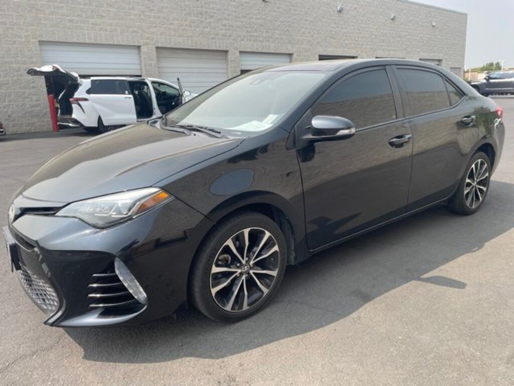 Used 2017 Toyota Corolla SE Sedan