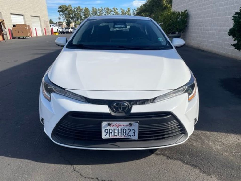 Certified 2025 Toyota Corolla LE Sedan