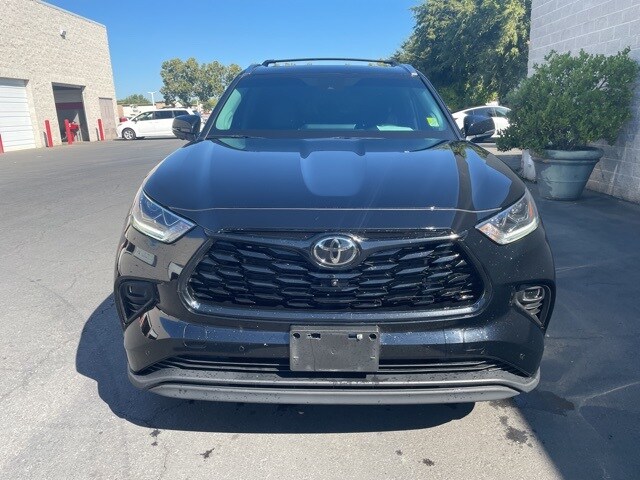 2023 Toyota Highlander L photo 2