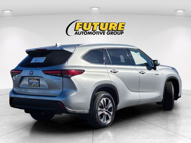 2021 Toyota Highlander Hybrid XLE photo 5