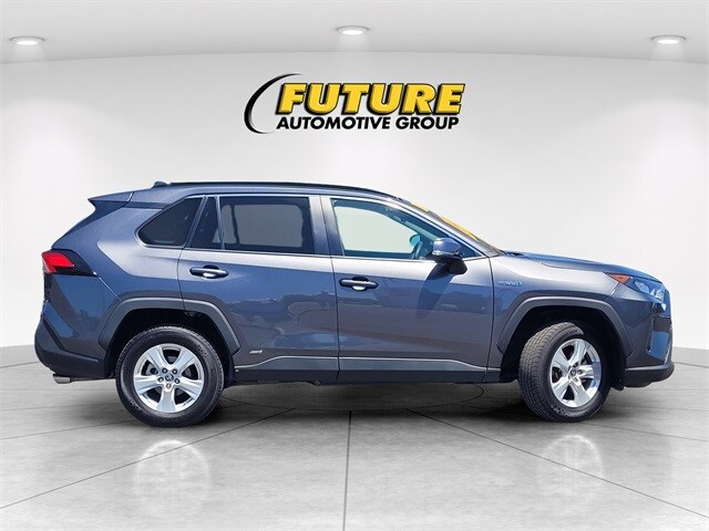 2021 Toyota RAV4 Hybrid LE photo 3
