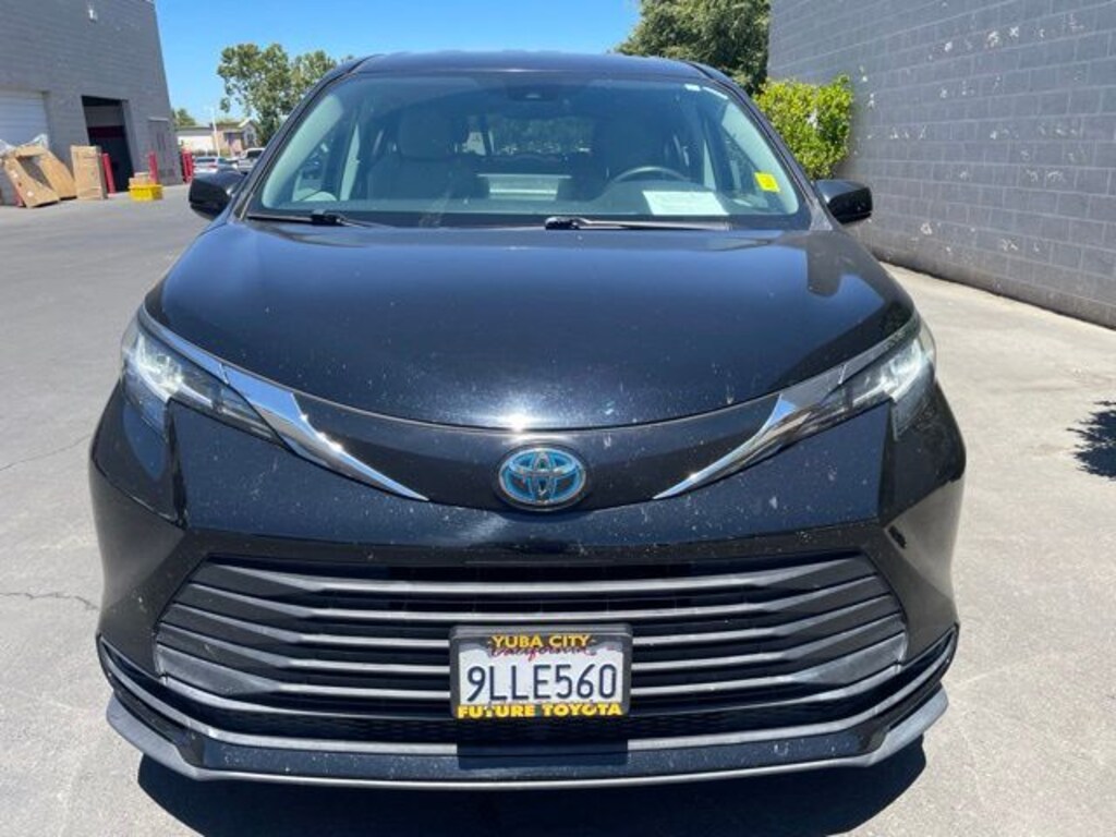 Used 2022 Toyota Sienna LE Minivan/Van