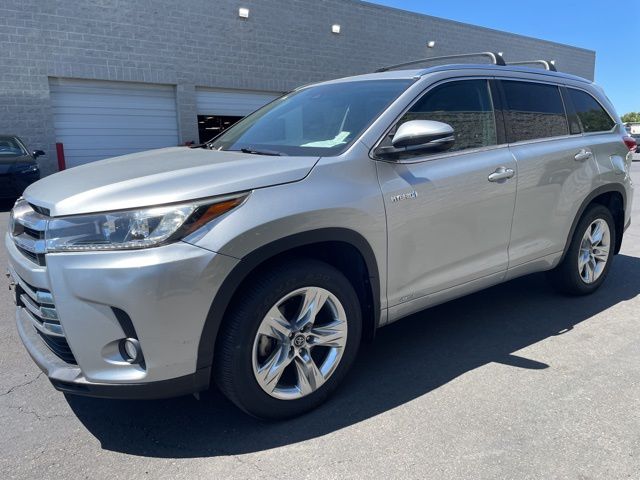 2017 Toyota Highlander Hybrid Limited photo 3
