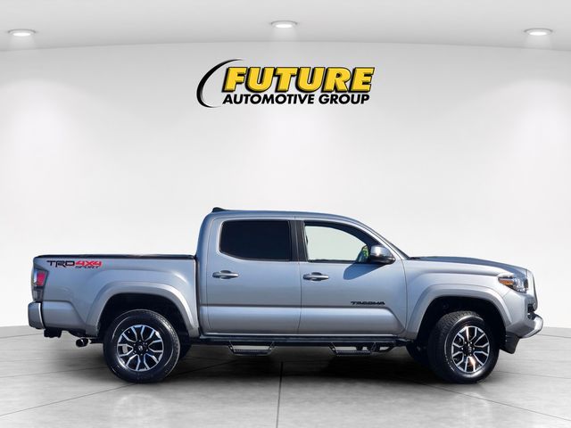 2020 Toyota Tacoma TRD Sport photo 3