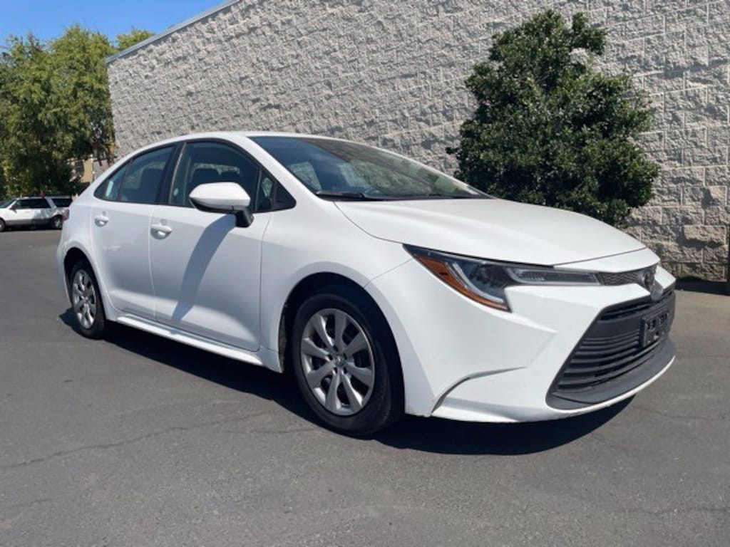 Used 2025 Toyota Corolla LE Sedan