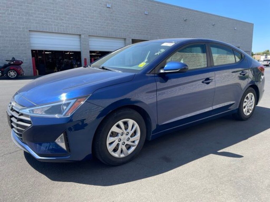 Used 2020 Hyundai Elantra SE Sedan