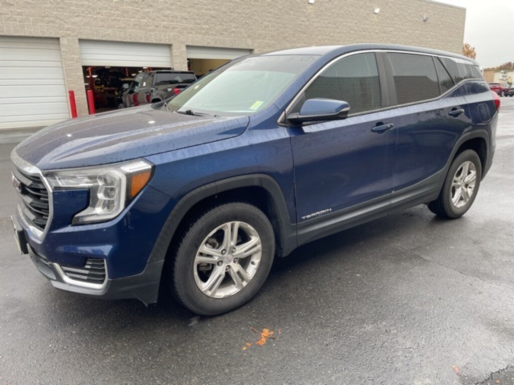 Used 2022 GMC Terrain SLE SUV