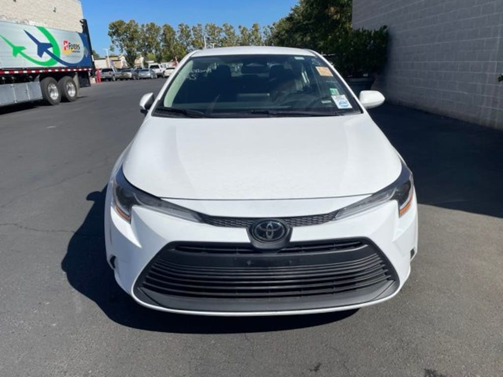 Used 2025 Toyota Corolla LE Sedan