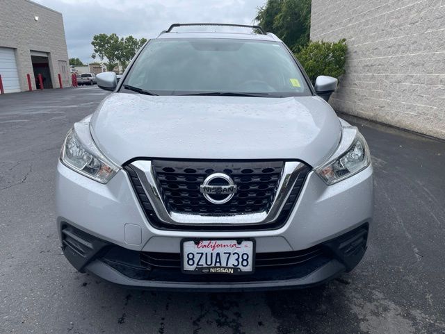 2019 Nissan Kicks SV photo 2