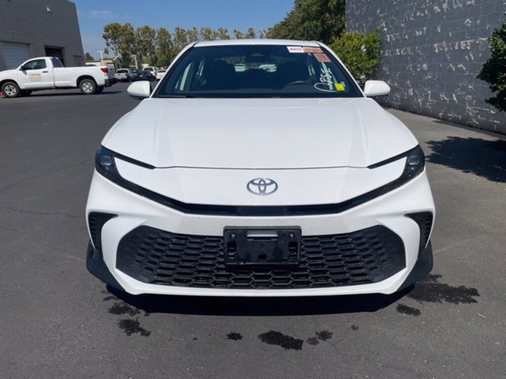 Used 2025 Toyota Camry SE Sedan