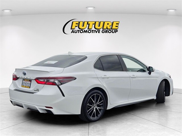 2022 Toyota Camry SE photo 4