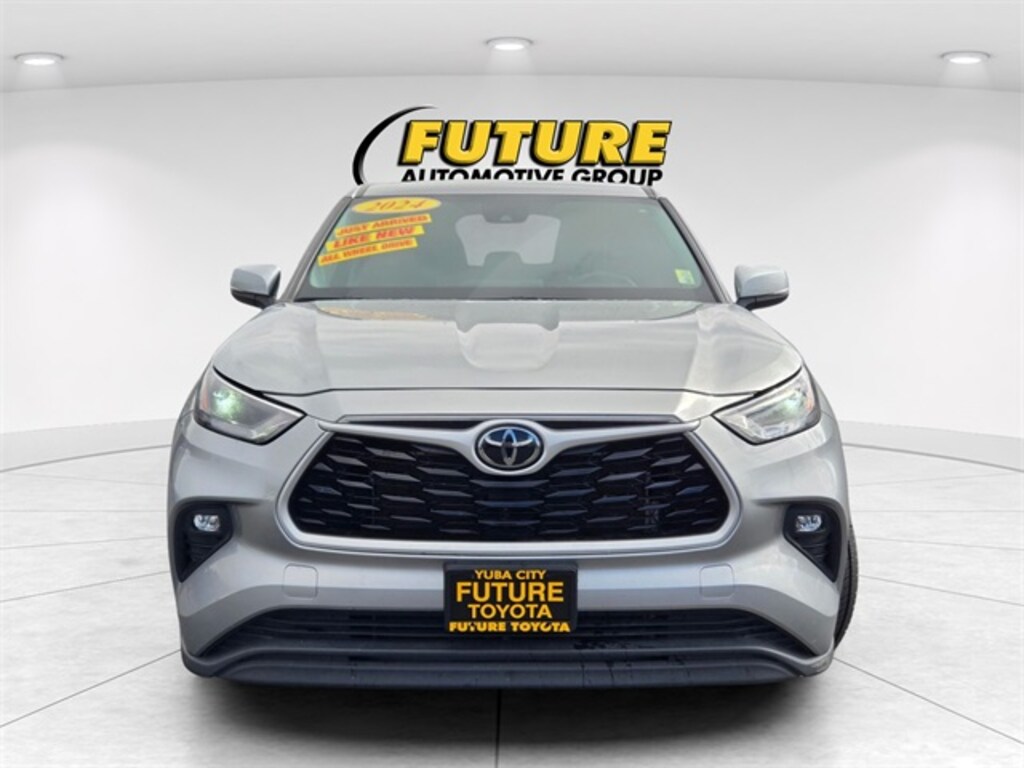 Used 2024 Toyota Highlander LE SUV