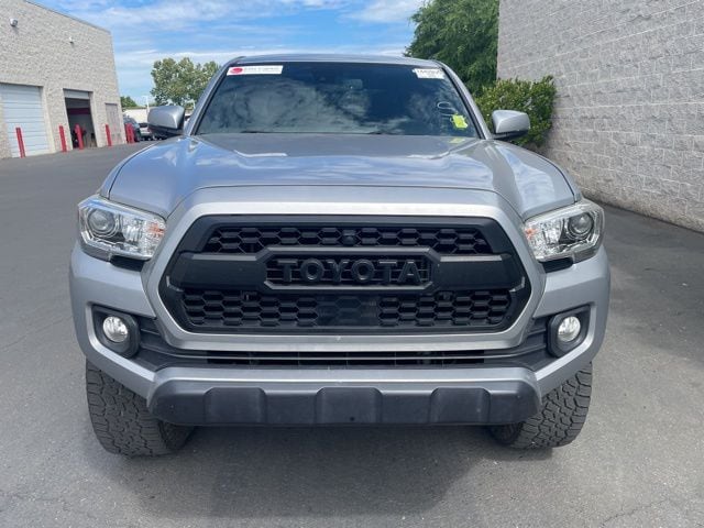 2021 Toyota Tacoma TRD Off-Road photo 2