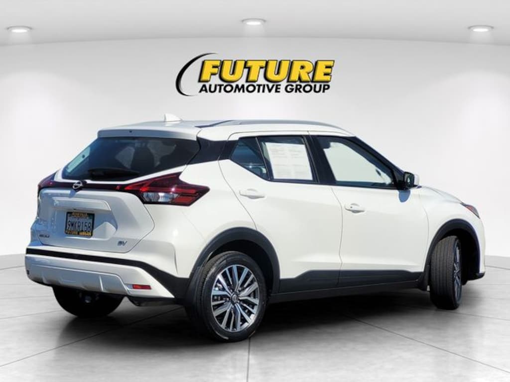 Used 2024 Nissan Kicks SV SUV