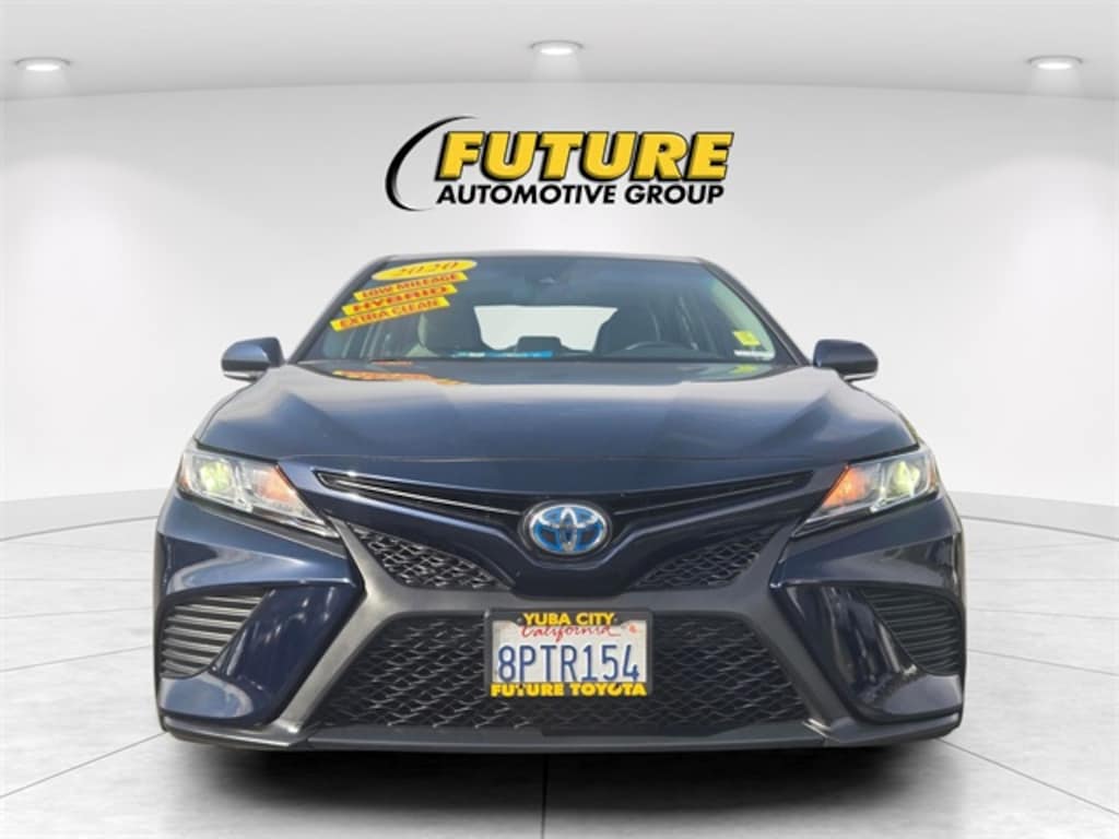 Used 2020 Toyota Camry Hybrid SE Sedan