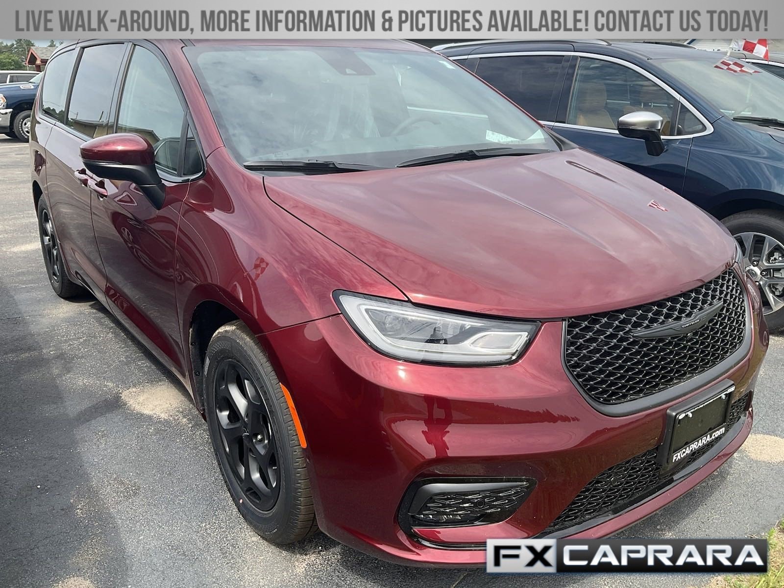 2023 Chrysler Pacifica Hybrid Touring L's photo