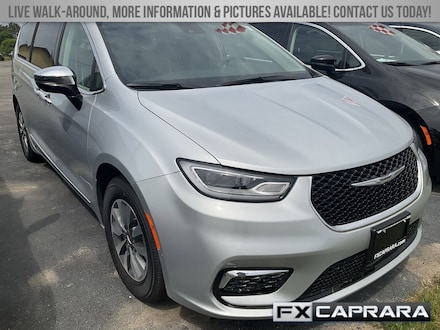 2023 Chrysler Pacifica Hybrid PACIFICA PLUG-IN HYBRID LIMITED Passenger Van
