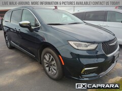 2023 Chrysler Pacifica Hybrid PLUG-IN  LIMITED Passenger Van