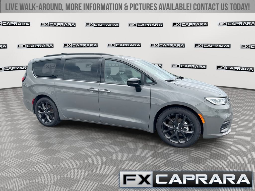 Used 2025 Chrysler Pacifica Limited Minivan/Van