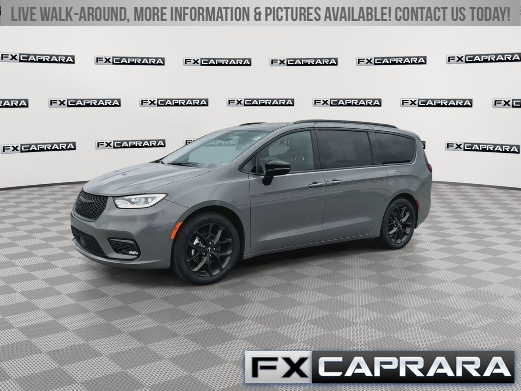 Used 2025 Chrysler Pacifica Limited Minivan/Van