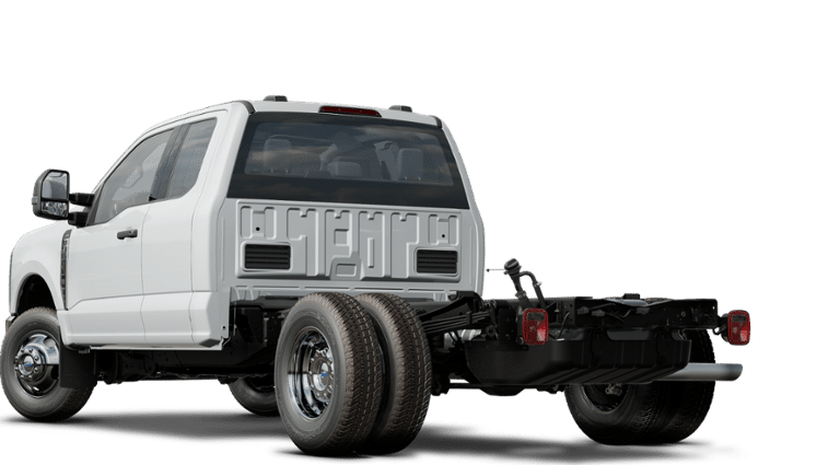 2025 Ford F-350 Super Duty Chassis Cab XLT - Photo 24