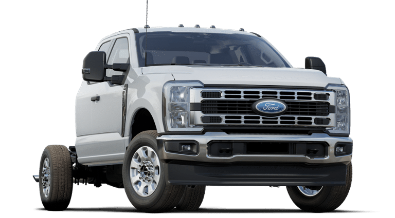 2025 Ford F-350 Super Duty Chassis Cab XLT - Photo 18