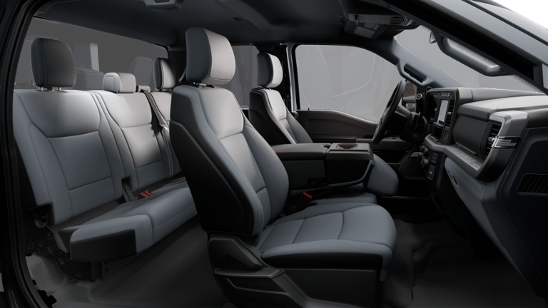 2025 Ford F-350 Super Duty Chassis Cab XLT - Photo 28