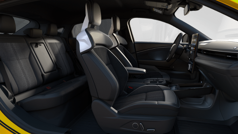 2025 FORD MUSTANG MACH-E - Image 41