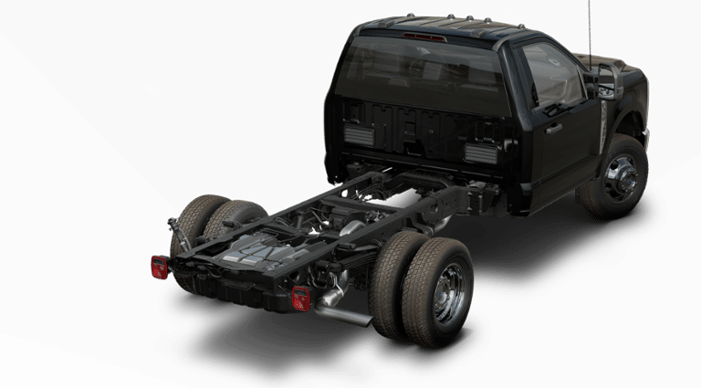 2024 Ford F-350 XLT photo 3
