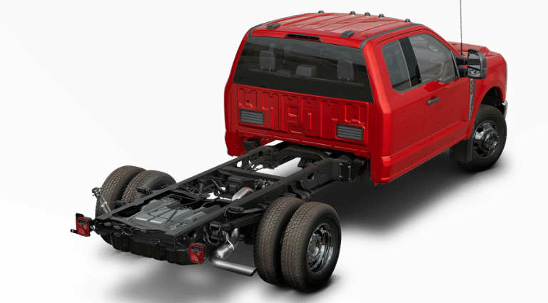 2025 Ford F-350 Super Duty Chassis Cab XLT - Photo 25