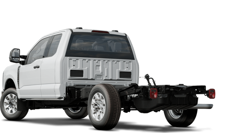 2025 Ford F-350 Super Duty Chassis Cab XLT - Photo 16
