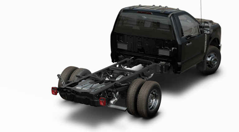 2025 Ford F-350 Super Duty Chassis Cab XLT - Photo 25