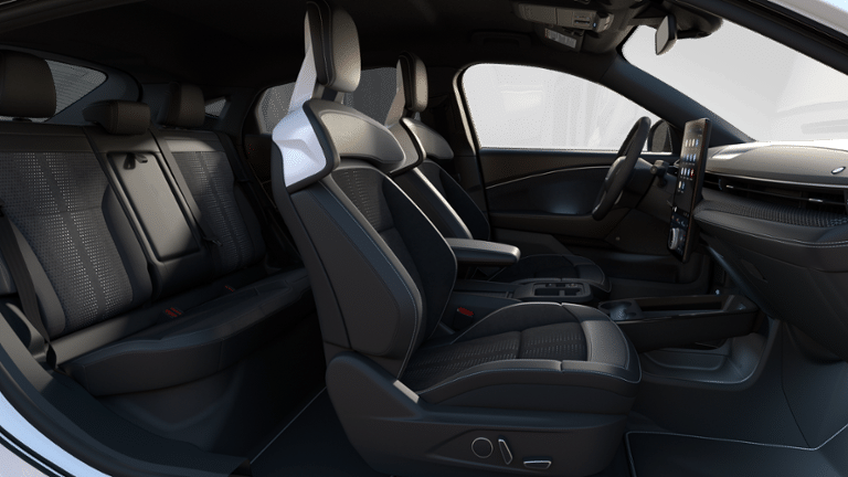 2025 Ford Mustang Mach-E GT - Photo 33