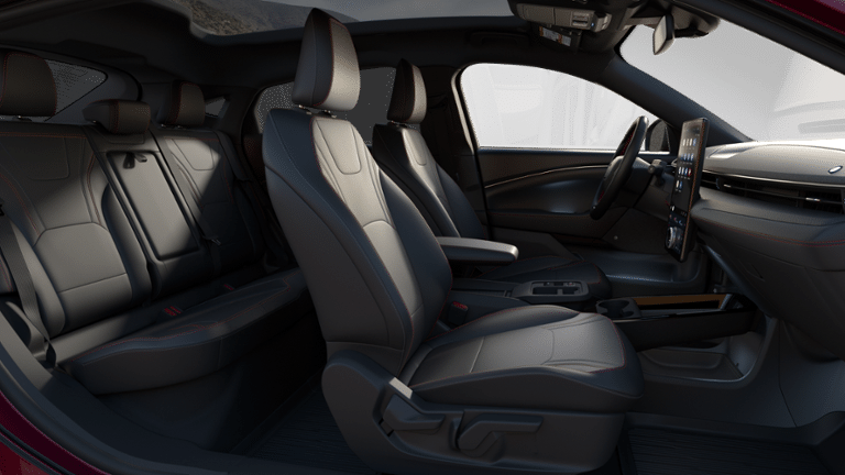 2025 FORD MUSTANG MACH-E - Image 33