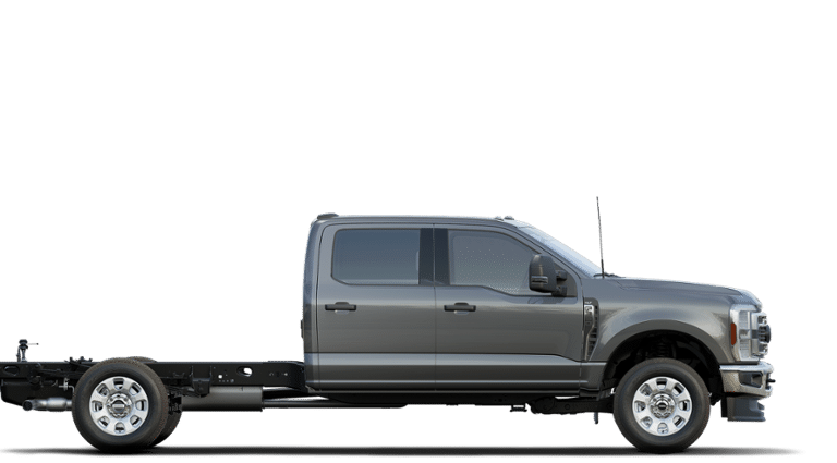 2025 Ford F-350 Super Duty Chassis Cab XLT - Photo 49