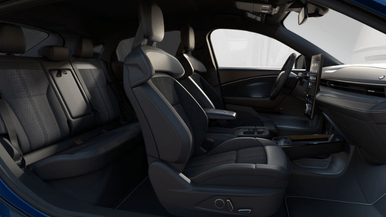 2025 Ford Mustang Mach-E GT - Photo 34