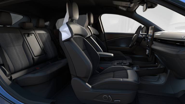 2025 FORD MUSTANG MACH-E - Image 34