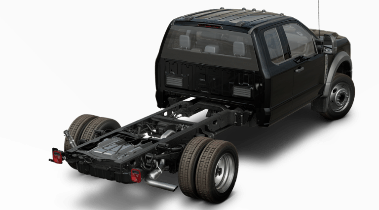 2025 Ford F-550 photo 3