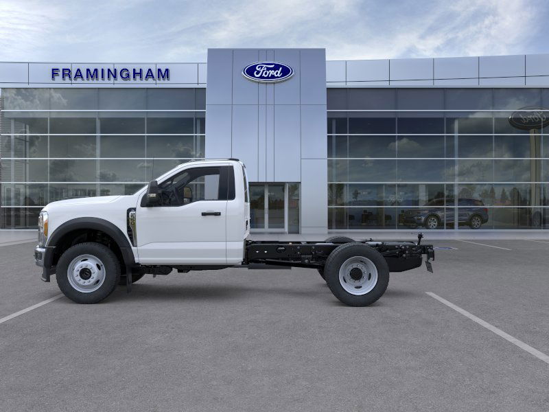 2025 Ford F-550 photo 3