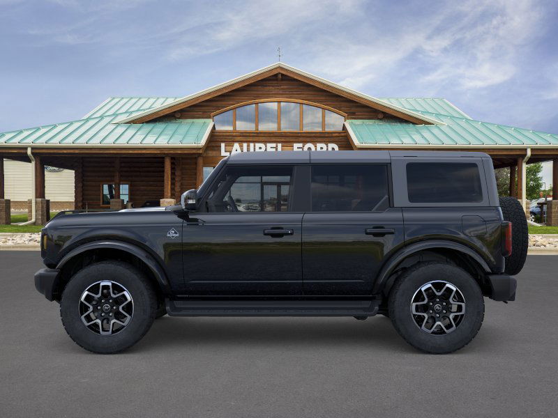 2025 Ford Bronco Outer Banks photo 3