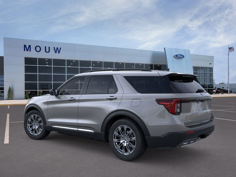 2025 Ford Explorer photo 2