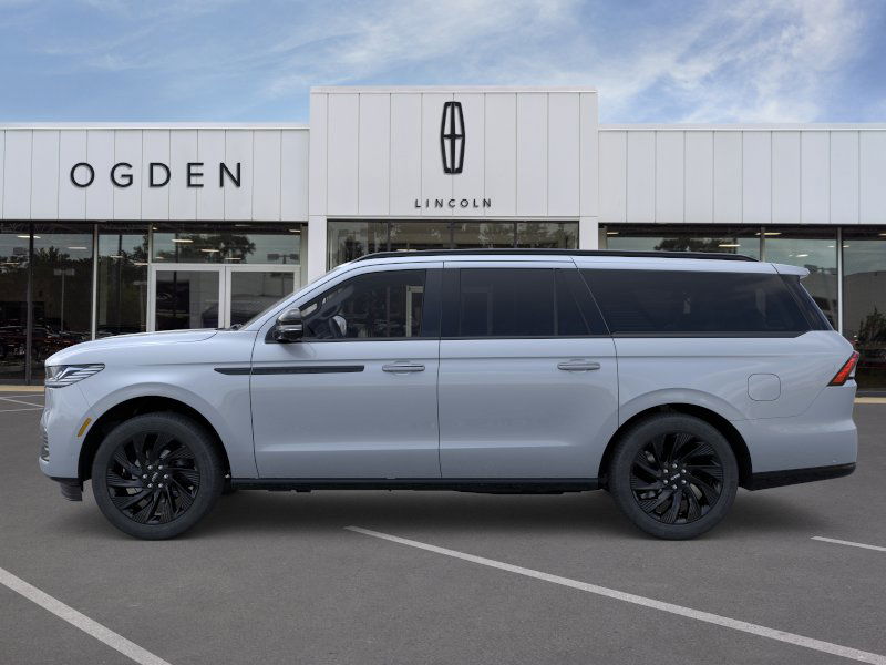 2025 Lincoln Navigator L Reserve photo 3