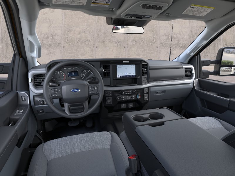 2025 Ford F-450 Super Duty Chassis Cab XLT - Photo 9