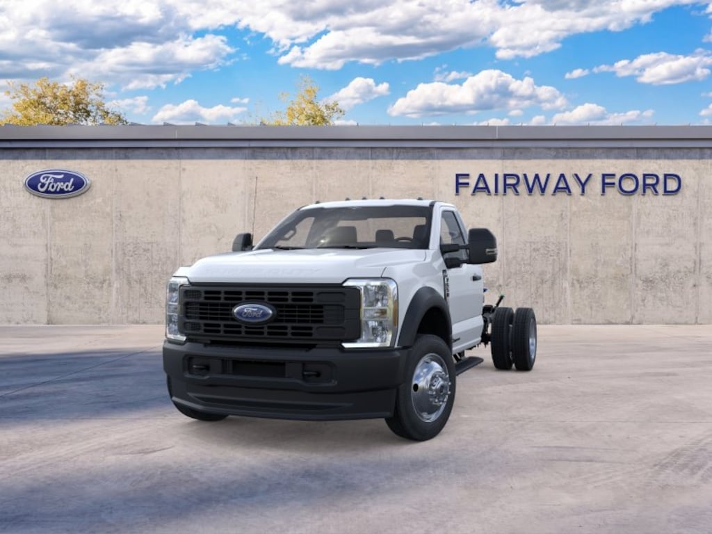 New 2025 Ford Super Duty F-550 DRW XL 4WD REG
