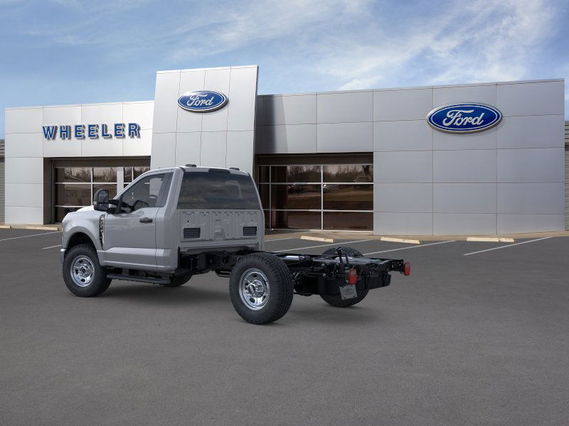 2025 Ford F-350 photo 4